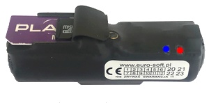 Dyktafon szpiegowski KS GSM pozwala na posłuch i nagrywanie. Sterowany jest telefonem komórkowym. Produkowany jest w Euro-Soft.