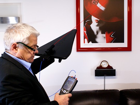 Wykrywanie podsłuchu analizatorem Spektran 5 z anteną Hiperlog Wykrywanie podsłuchu analizatorem Spektran 5 z anteną Hiperlog.